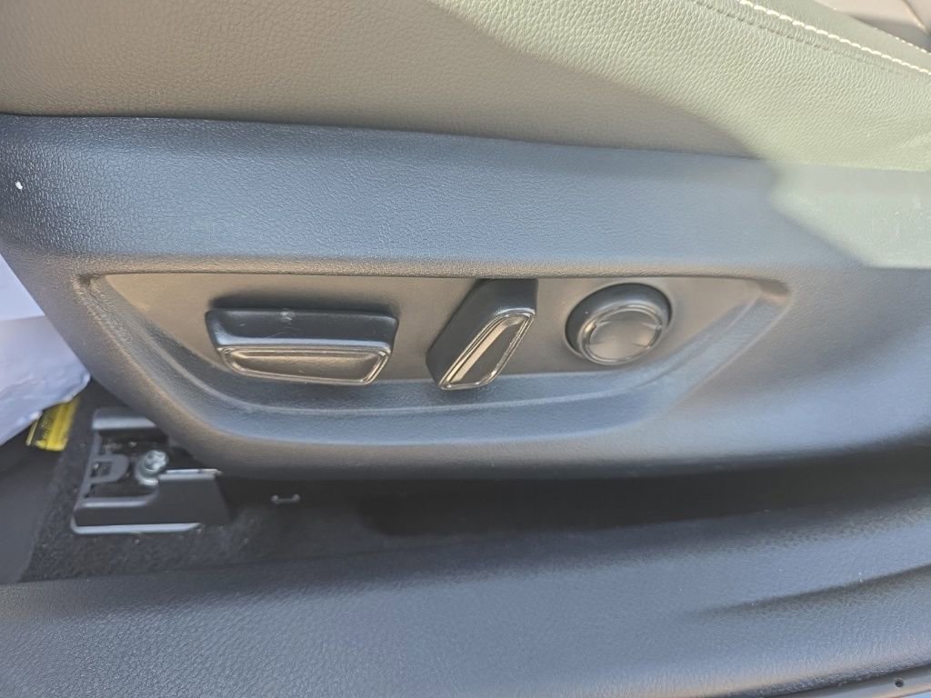 Used 2025 Toyota Camry SE w/ Convenience Package image 22