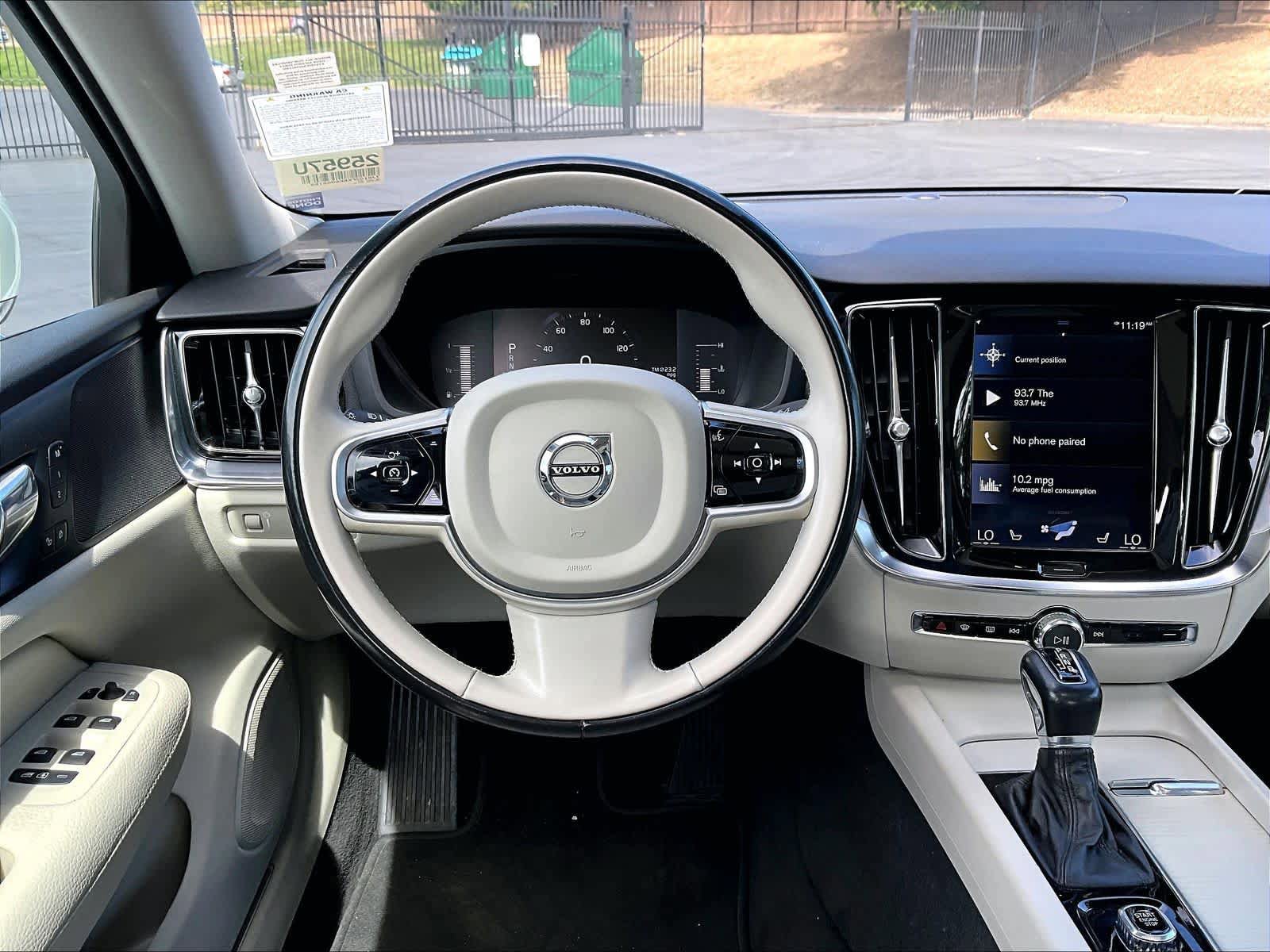 Used 2019 Volvo S60 T5 Momentum w/ Premium Package FWD image 8