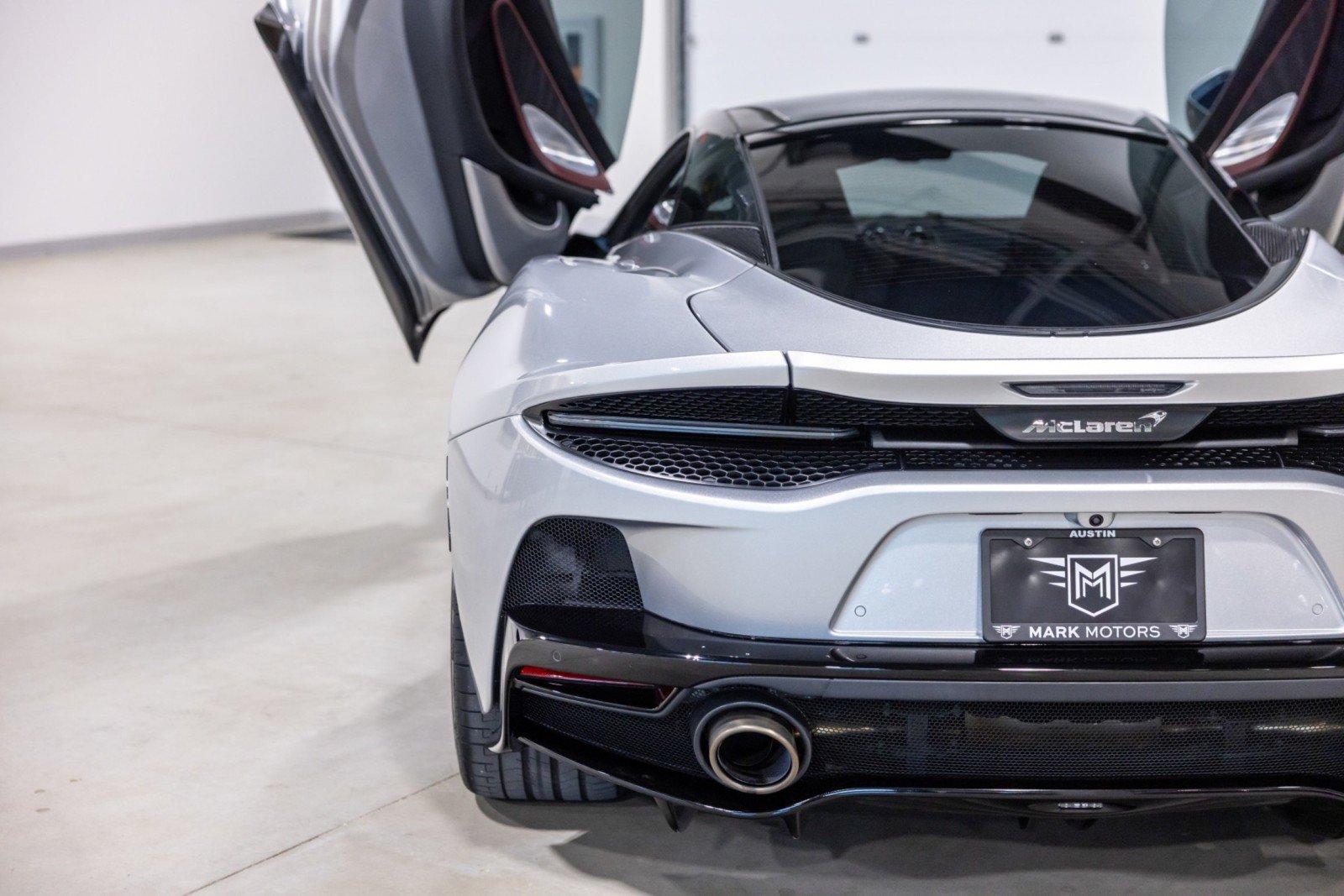Used 2022 McLaren GT RWD image 14