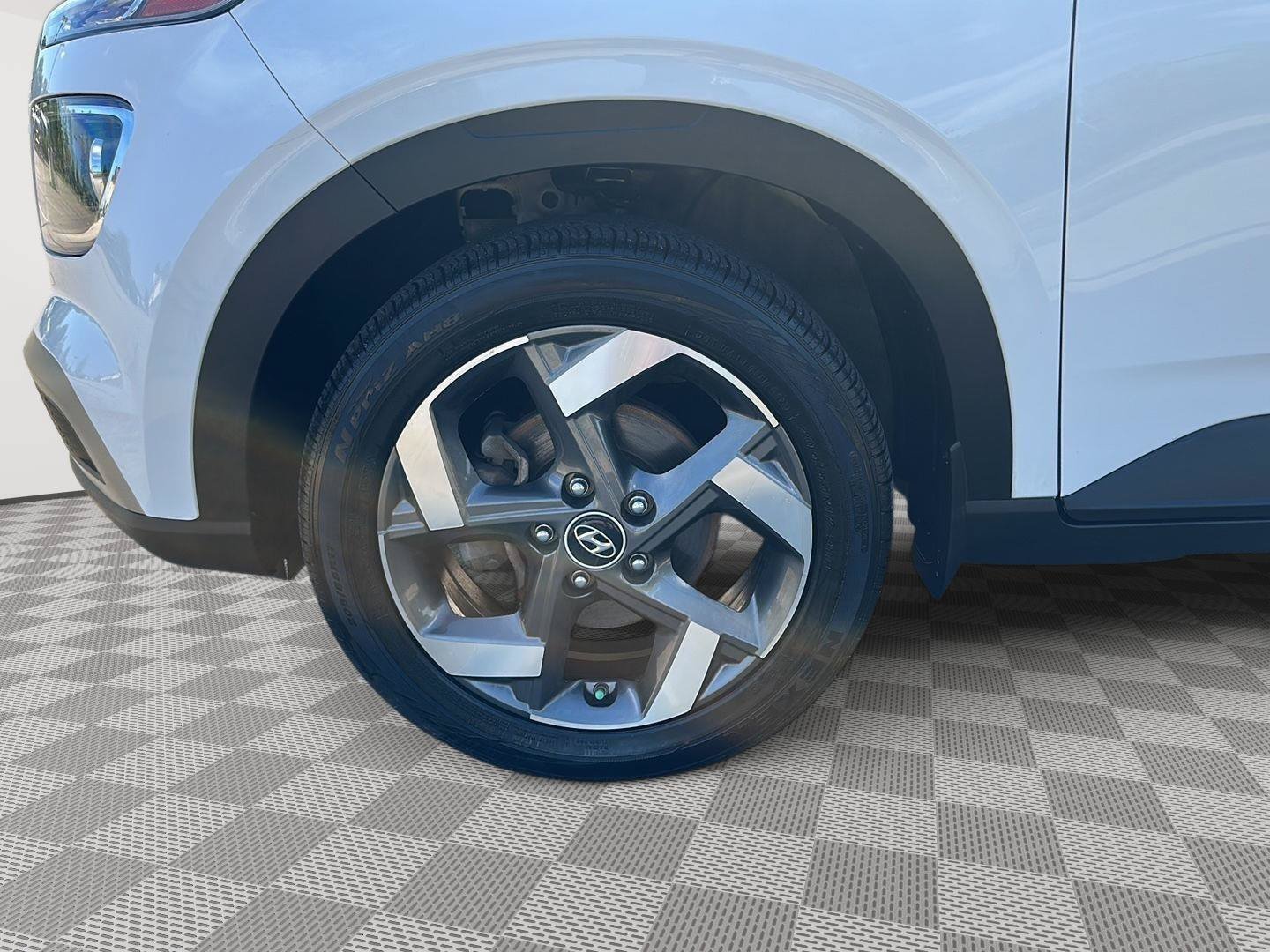Certified 2023 Hyundai Venue SEL FWD image 10