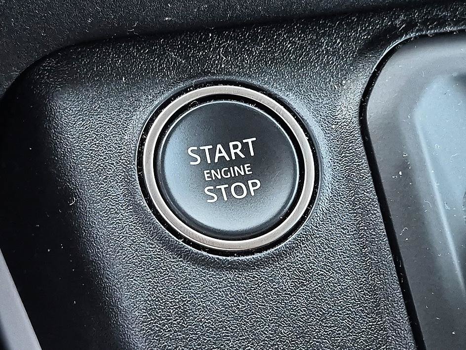 Used 2023 Land Rover Defender 90 SE AWD/4WD image 27