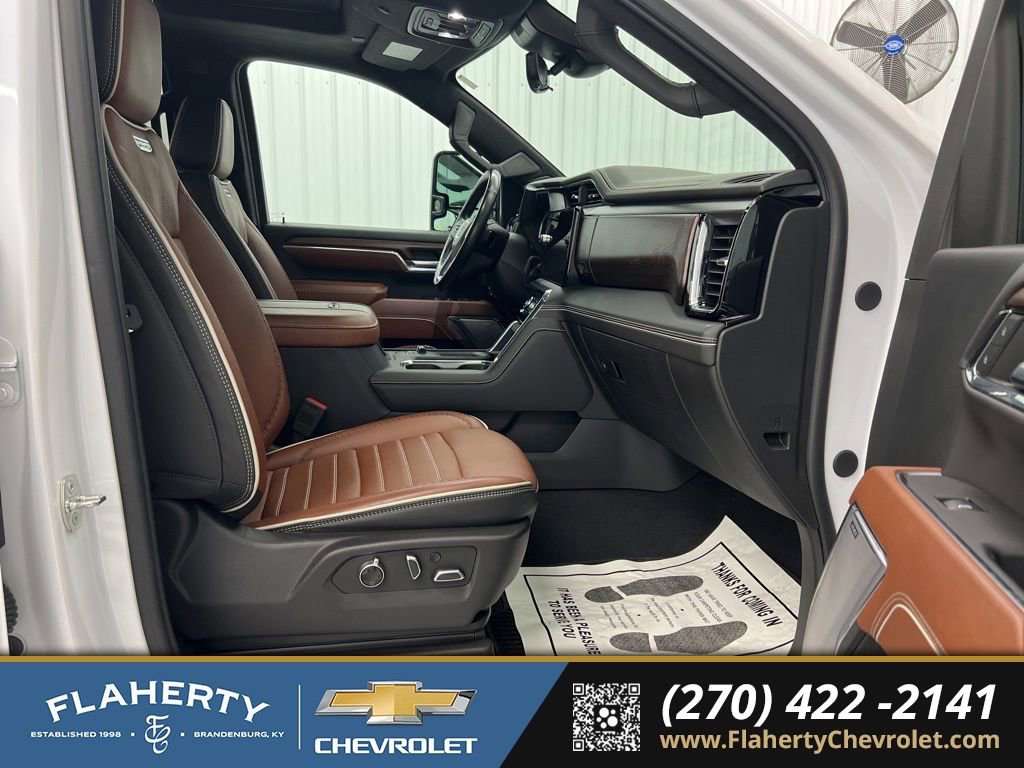 Used 2024 GMC Sierra 3500 Denali Ultimate image 15