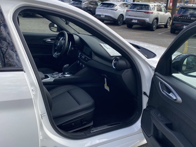 New 2025 Alfa Romeo Giulia AWD image 37