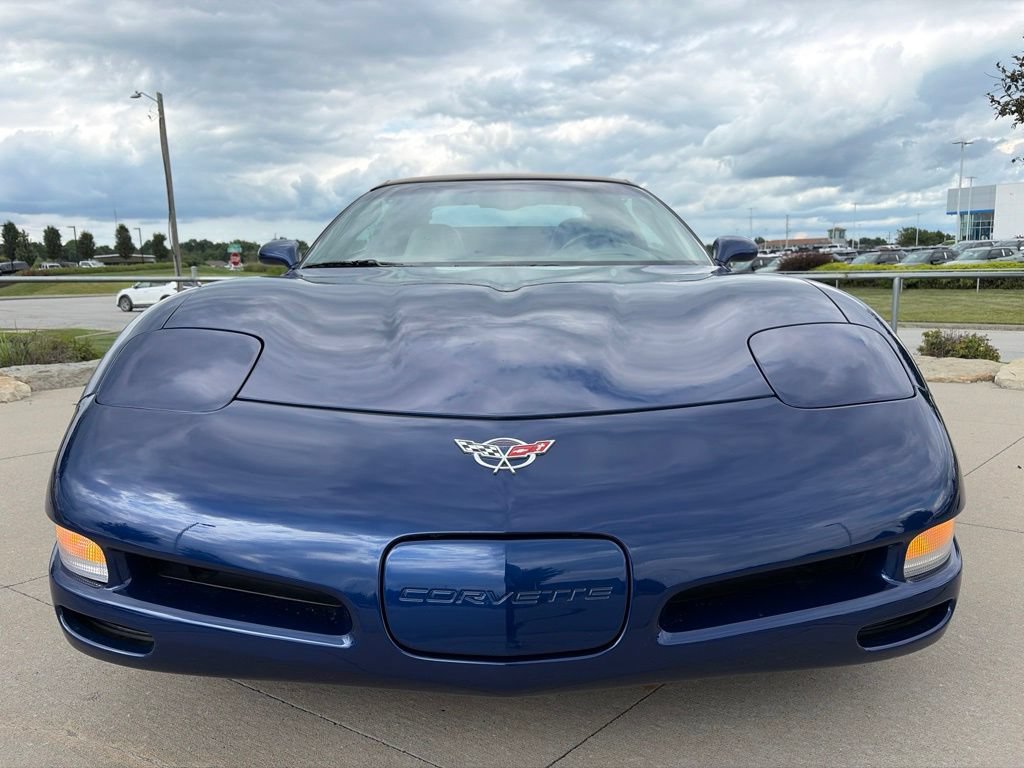 Used 2004 Chevrolet Corvette Convertible w/ Preferred Equipment Group RWD image 3