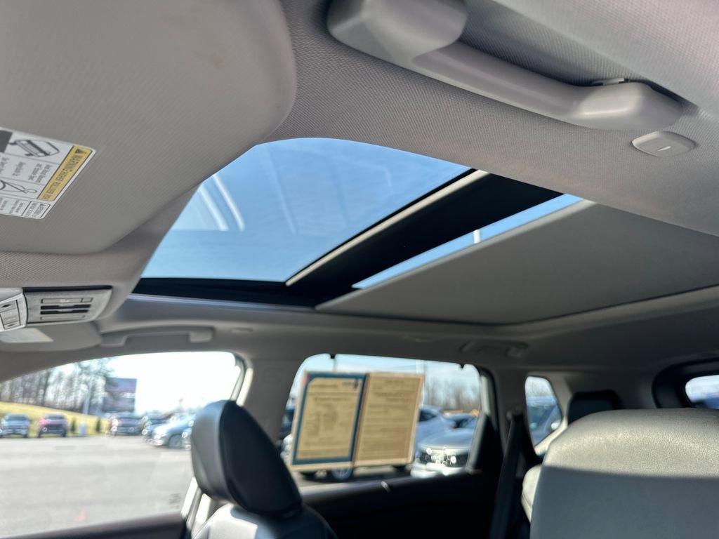 Used 2023 Nissan Rogue SV w/ SV Premium B Package image 21