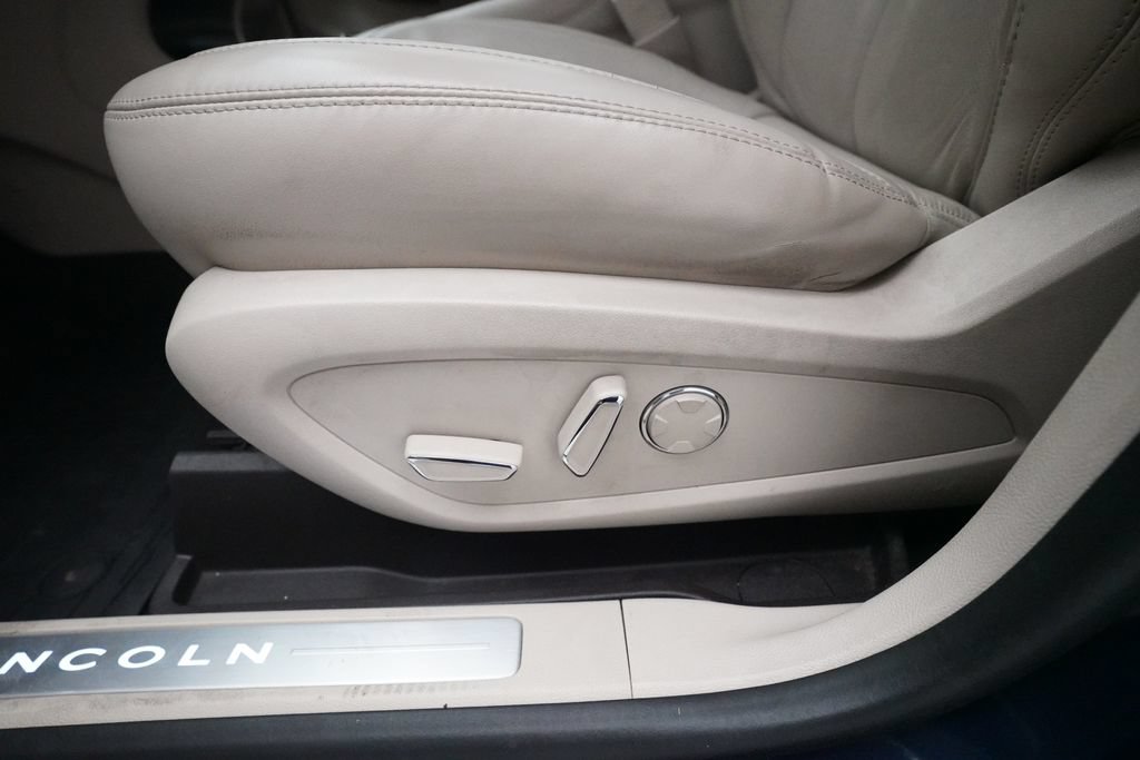 Used 2019 Lincoln MKC Reserve w/ Canadian Touring Package AWD/4WD image 30