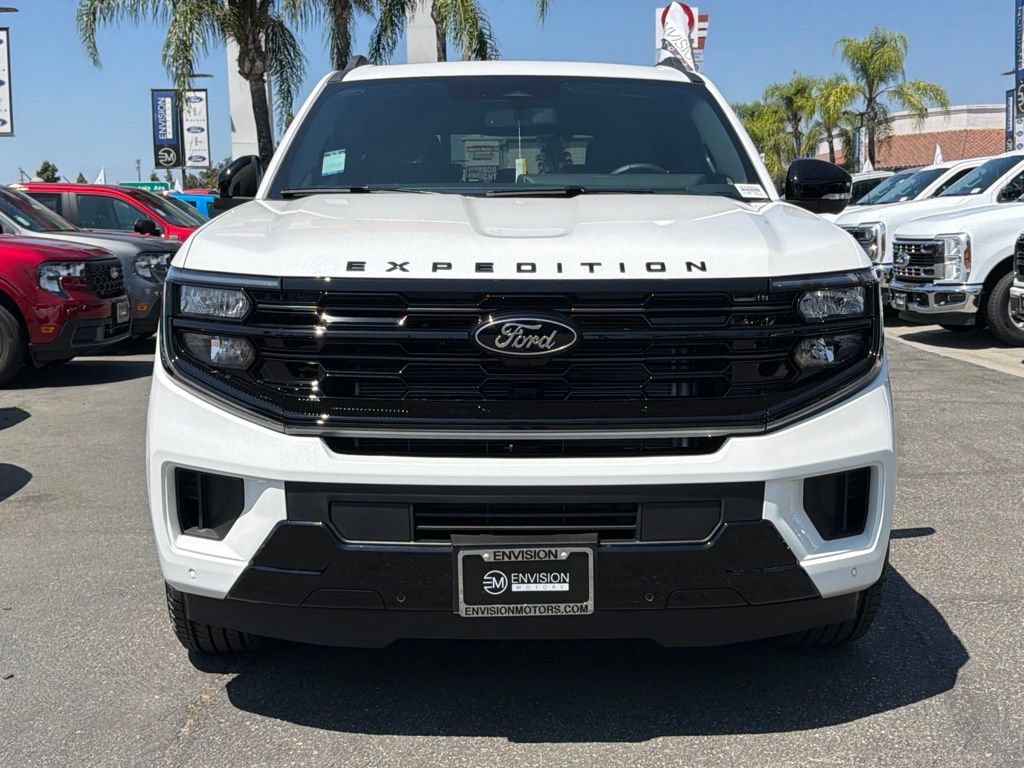 New 2026 Ford Expedition Platinum w/ Stealth Appearance Package AWD/4WD image 4