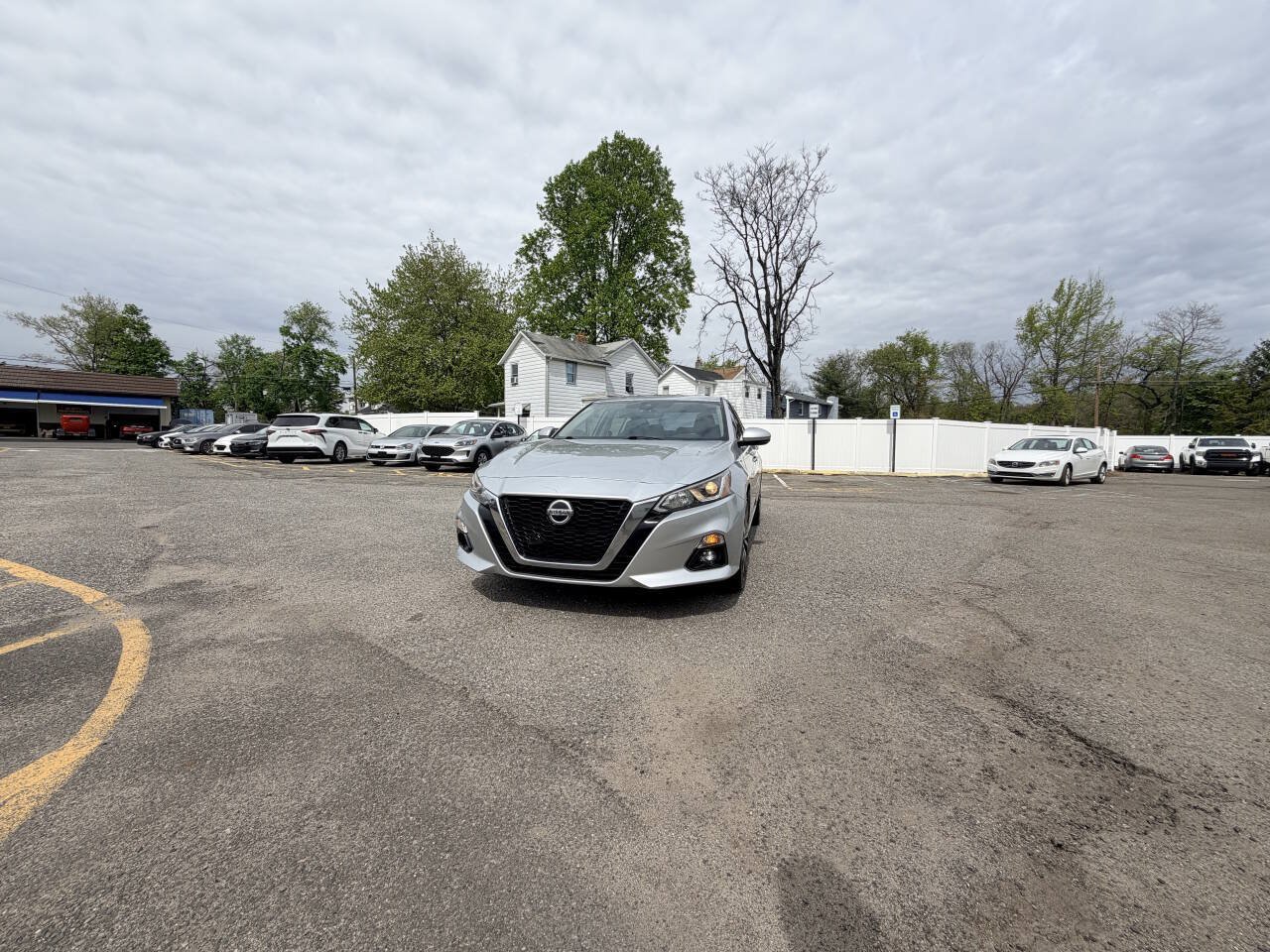 Used 2020 Nissan Altima 2.5 SL FWD image 2