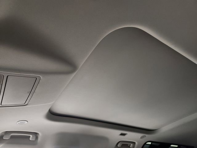 Used 2022 Land Rover Defender 110 S image 26