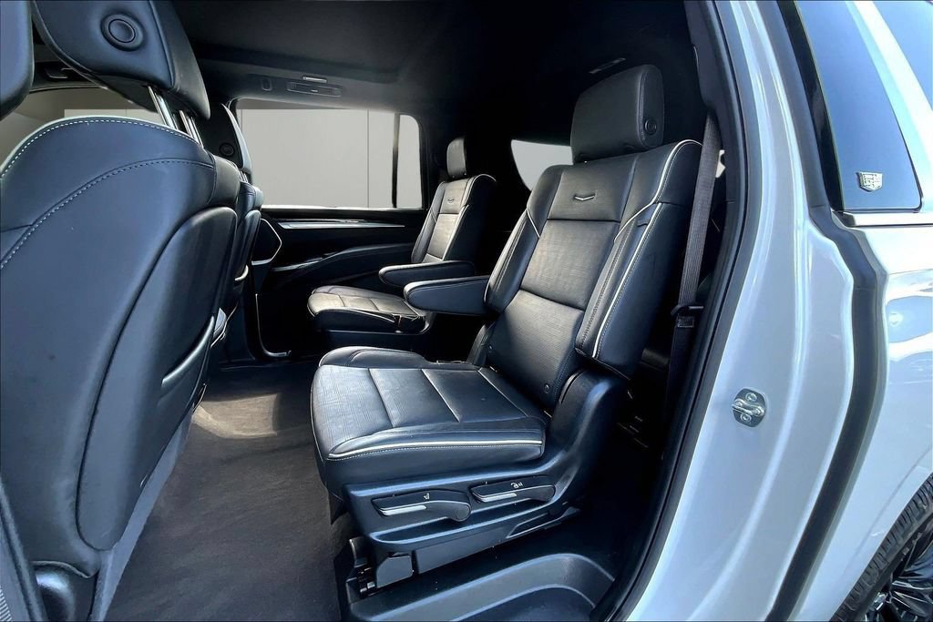 Certified 2025 Cadillac Escalade ESV Premium Luxury AWD/4WD image 22
