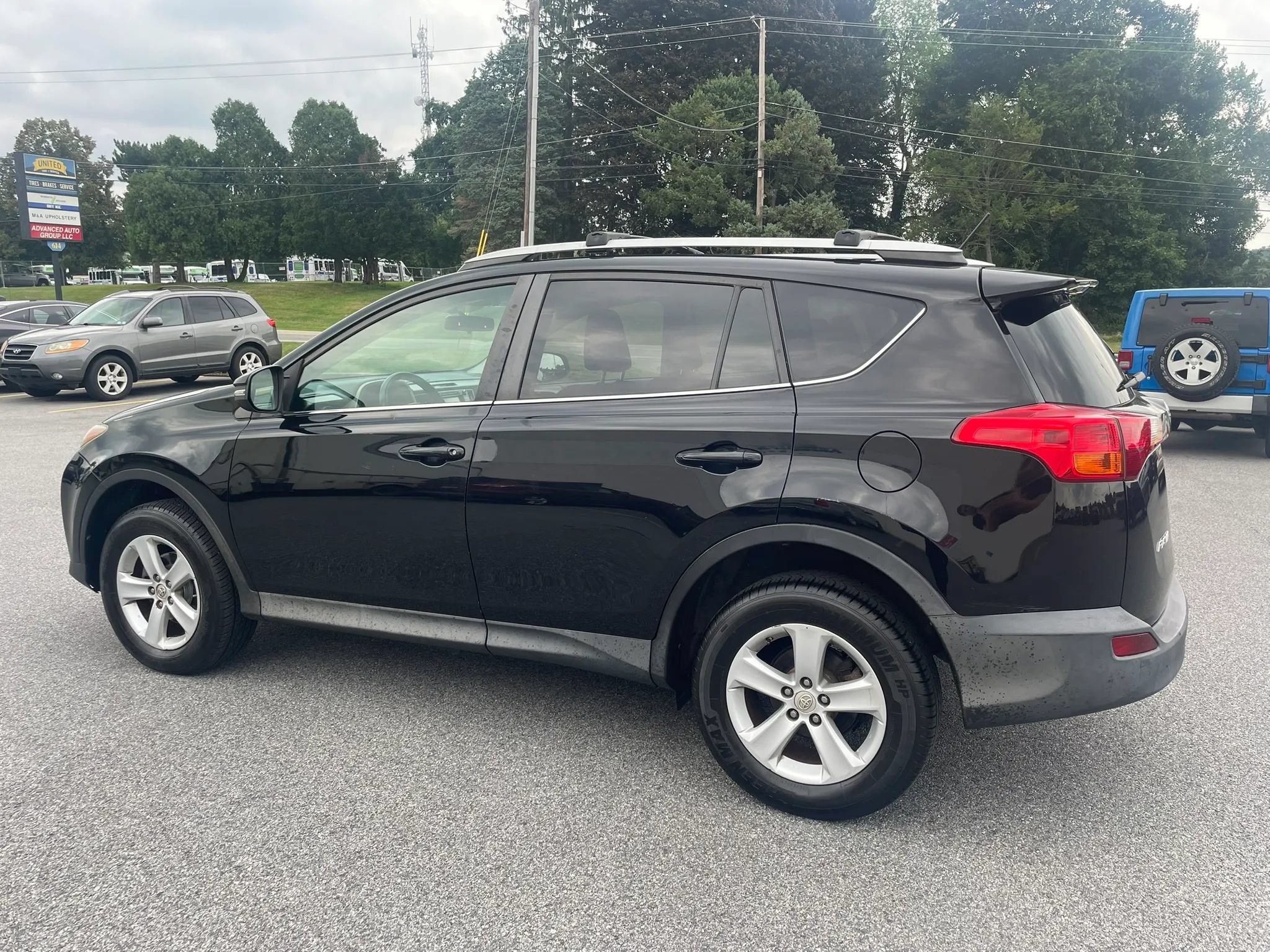 Used 2013 Toyota RAV4 XLE AWD/4WD image 18