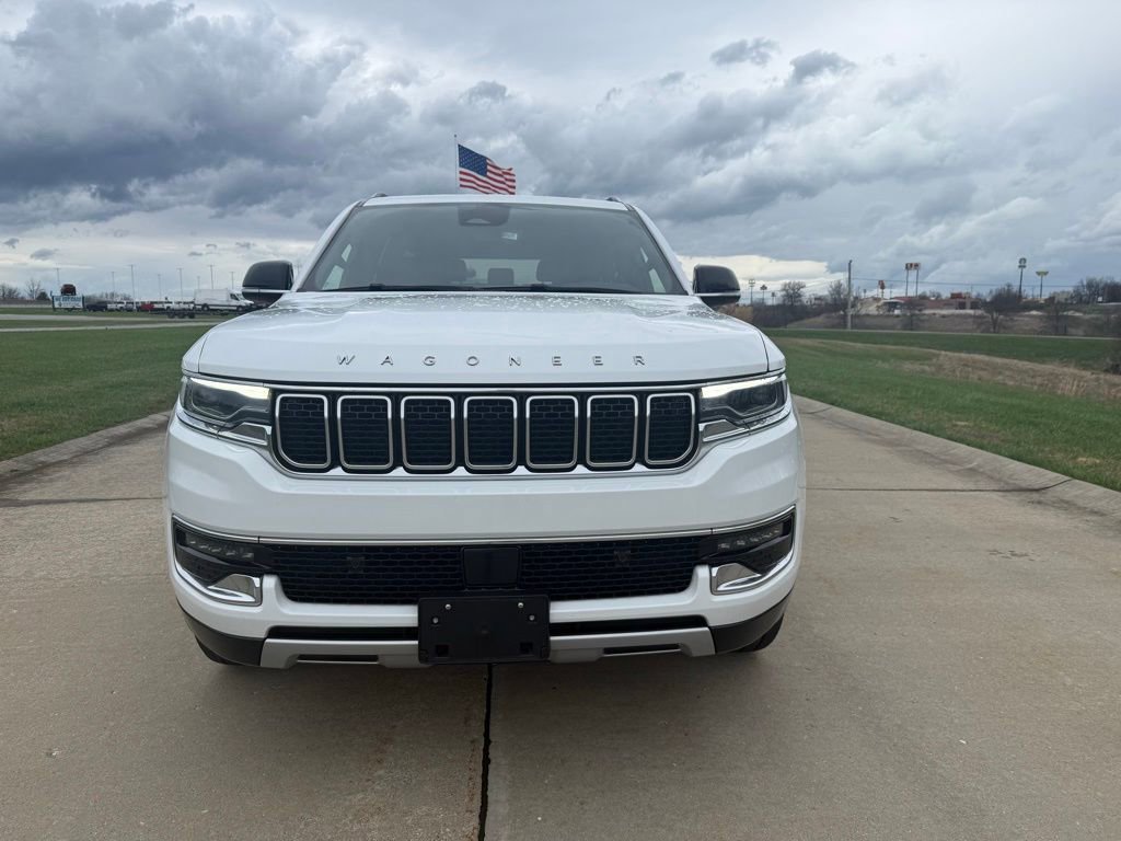 Used 2024 Jeep Wagoneer L Series II w/ Flexible Seating Group image 9