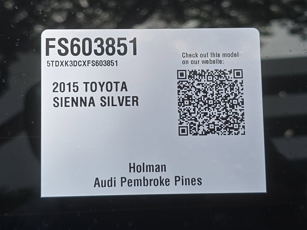 Used 2015 Toyota Sienna SE image 31