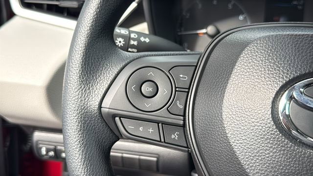 Used 2025 Toyota Corolla LE image 22