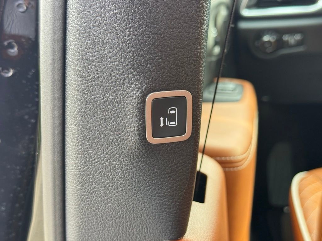 New 2026 Chrysler Pacifica Pinnacle image 40