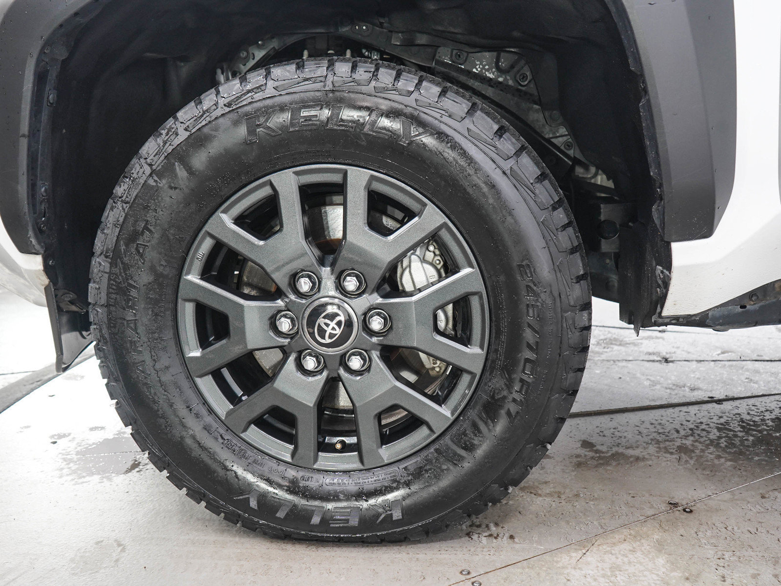 Used 2025 Toyota 4Runner SR5 AWD/4WD image 28