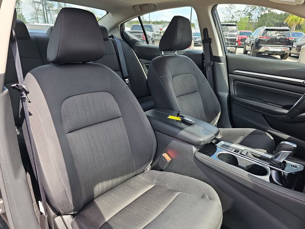 Used 2023 Nissan Altima 2.5 SV w/ SV Premium Package image 13