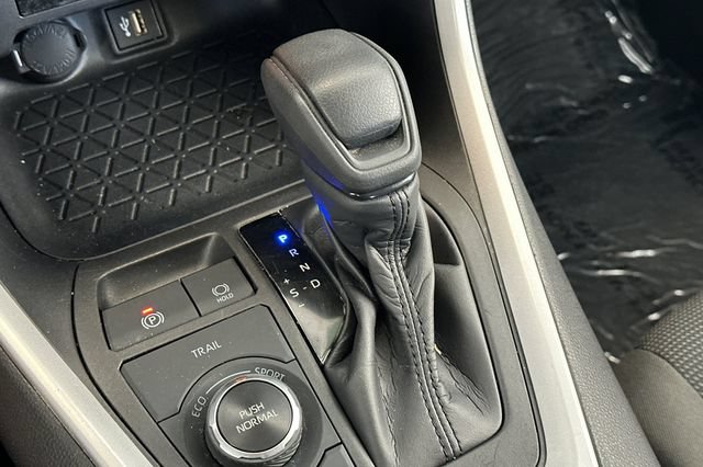 Certified 2024 Toyota RAV4 LE AWD/4WD image 26