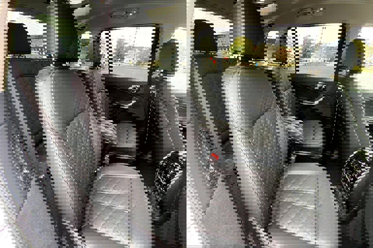 Certified 2025 BMW X7 xDrive40i w/ Premium Package image 21