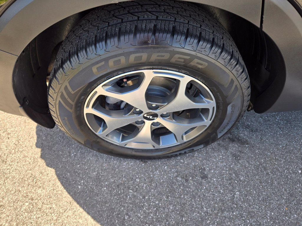 Used 2022 Kia Telluride EX FWD image 12