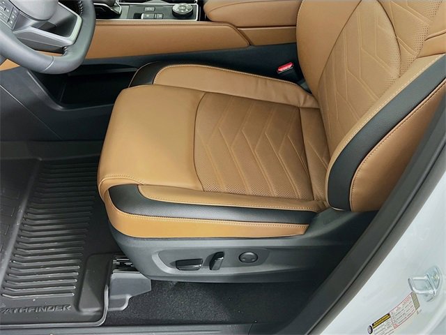 New 2025 Nissan Pathfinder Platinum w/ Cargo Package image 4