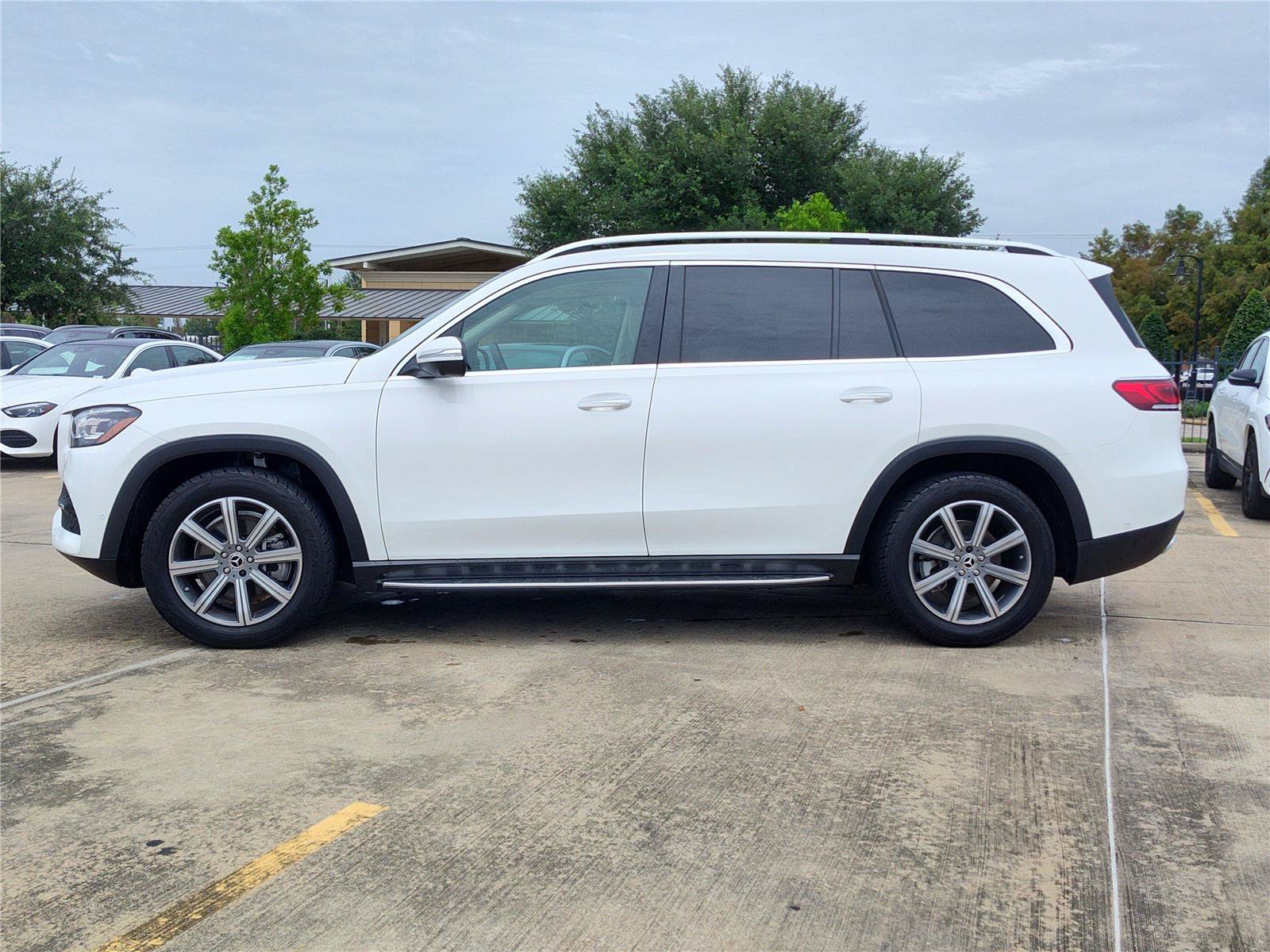 Used 2021 Mercedes-Benz GLS 450 4MATIC image 3