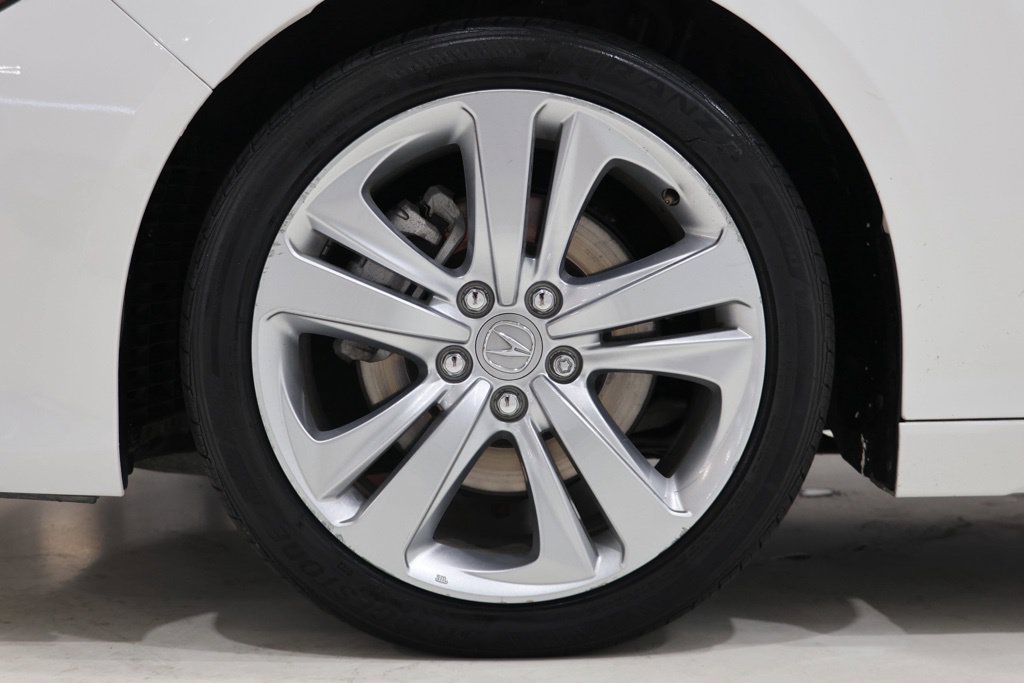 Used 2023 Acura TLX w/ Technology Package FWD image 9