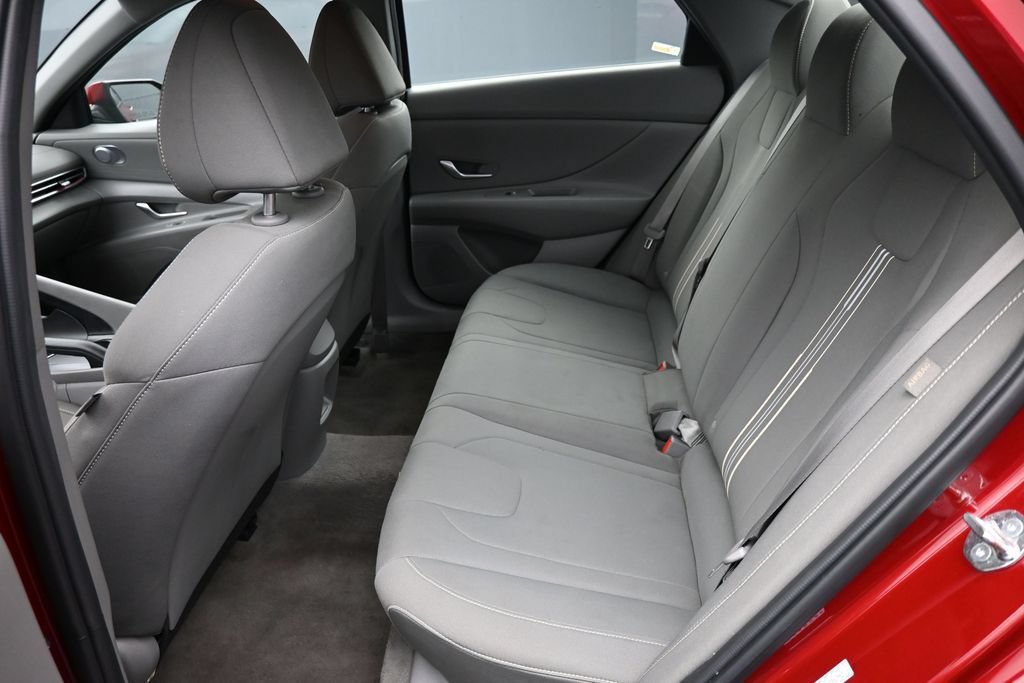 Used 2024 Hyundai Elantra SEL FWD image 12