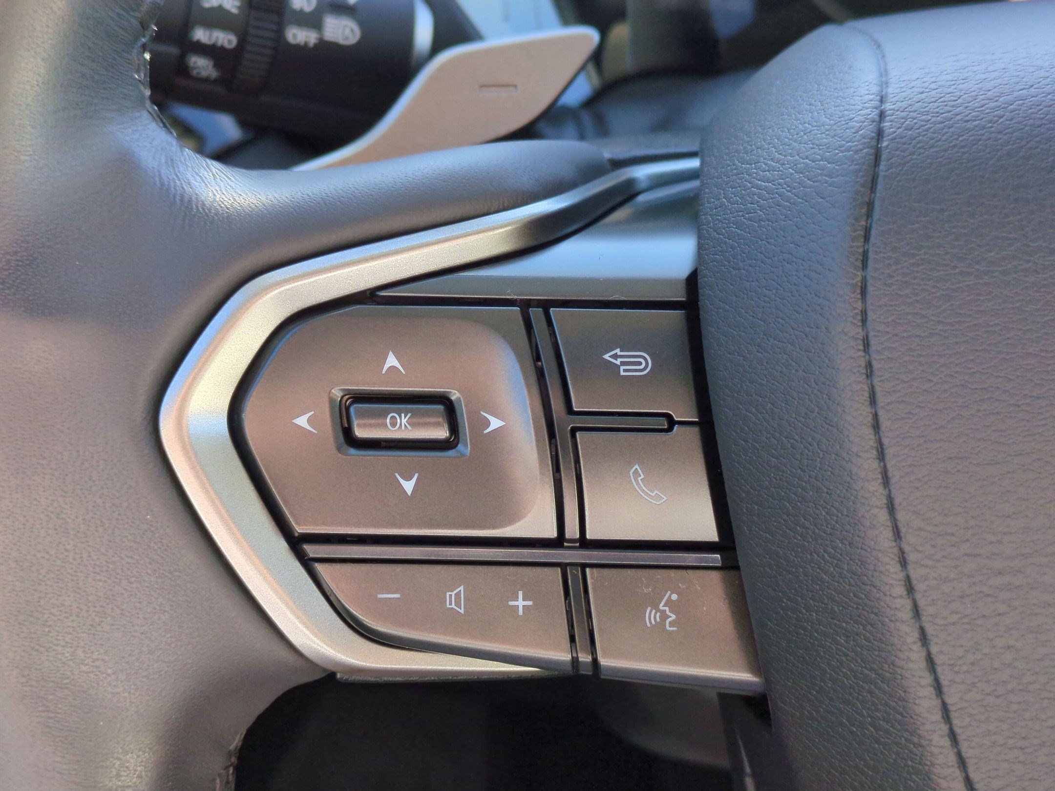 Used 2024 Lexus RX 350h w/ Accessory Package (Z1) AWD/4WD image 17