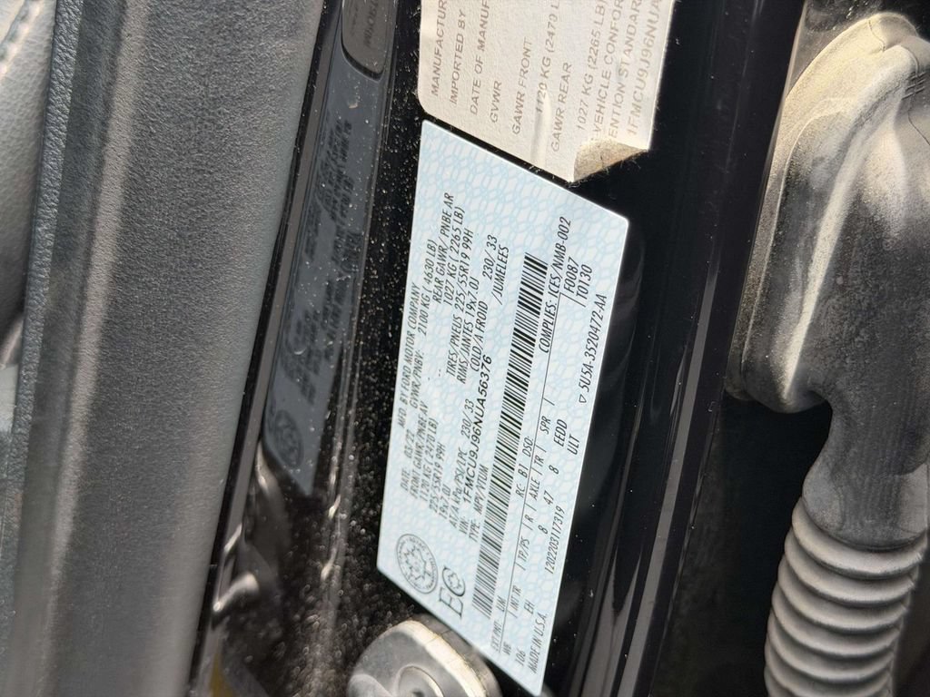 Used 2022 Ford Escape Titanium AWD/4WD image 25