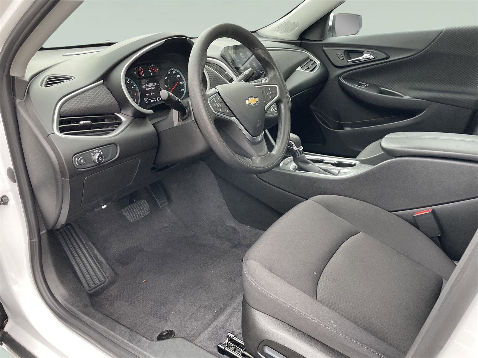 Used 2023 Chevrolet Malibu LT image 12