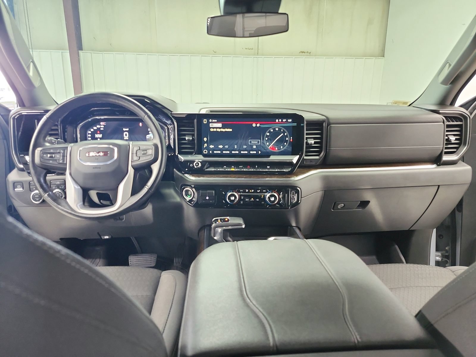 Used 2024 GMC Sierra 1500 Elevation w/ Preferred Package AWD/4WD image 25