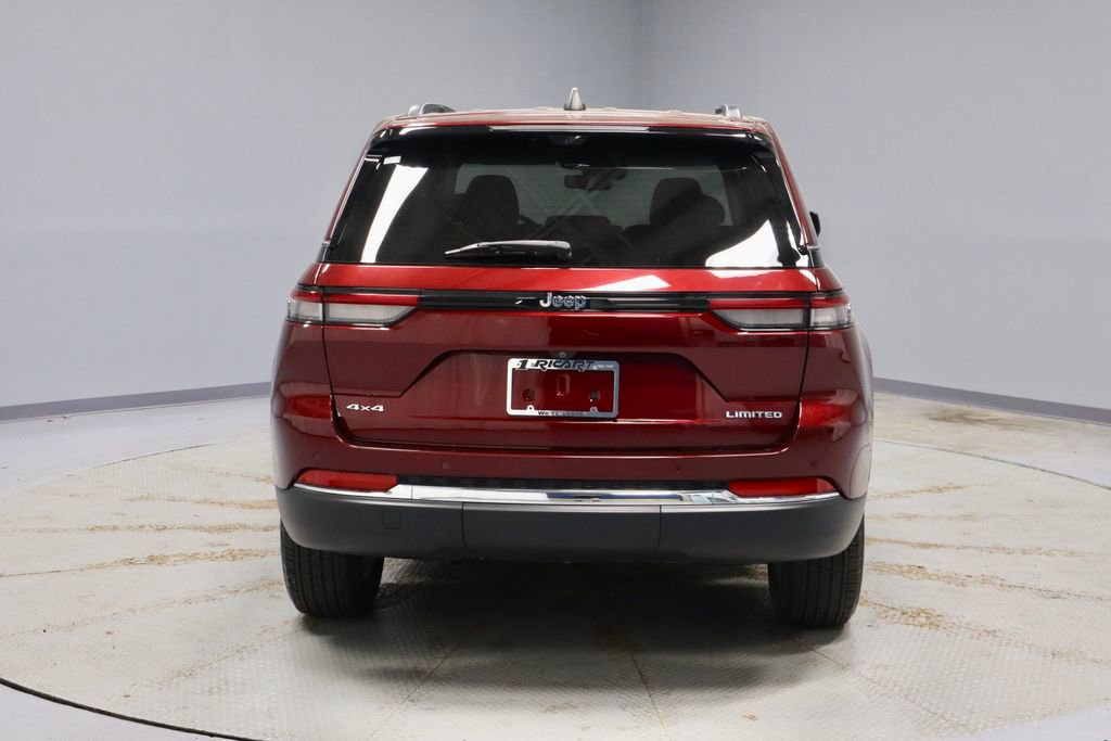Used 2024 Jeep Grand Cherokee Limited w/ Luxury Tech Group II image 11