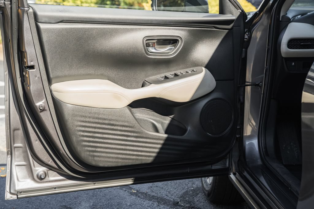 Certified 2024 Honda HR-V LX image 32