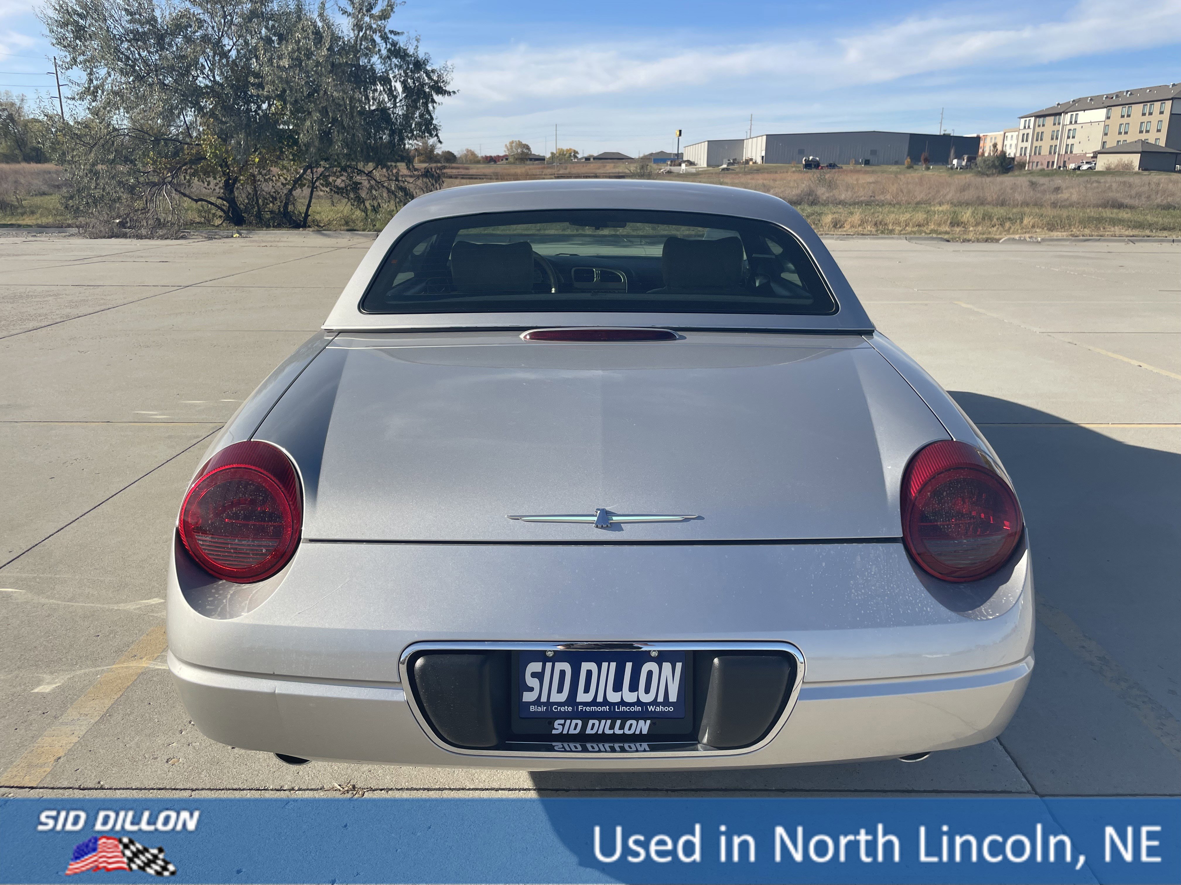 Used 2004 Ford Thunderbird Deluxe image 5