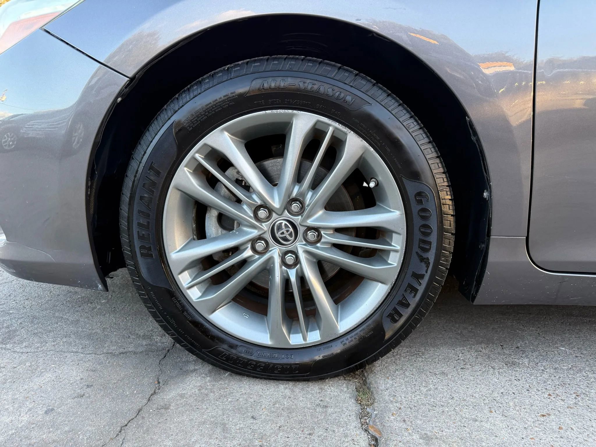 Used 2015 Toyota Camry SE FWD image 23