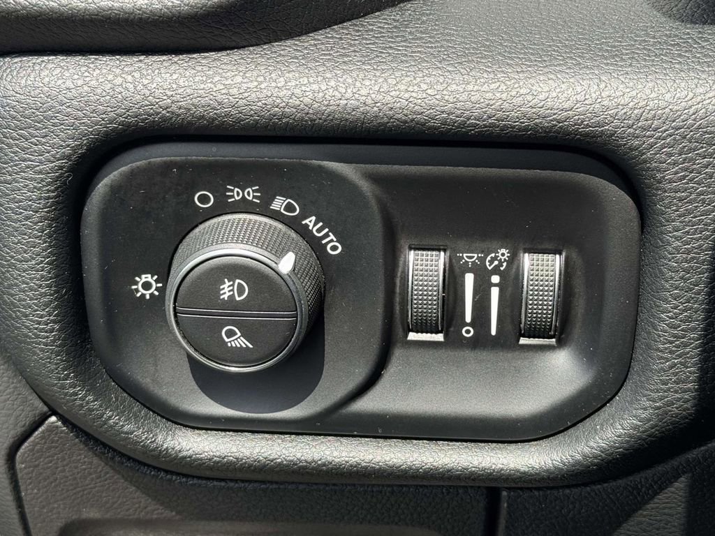 Used 2022 RAM 1500 Laramie w/ Sport Appearance Package AWD/4WD image 19