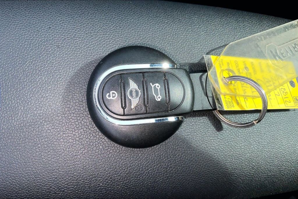 Used 2017 MINI Cooper Clubman S image 14