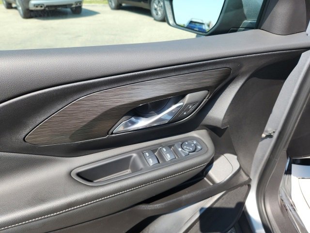 Used 2024 GMC Terrain SLE image 11