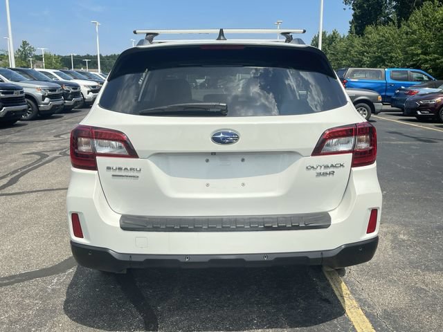 Used 2017 Subaru Outback 3.6R Touring w/ Popular Package #5A AWD/4WD image 33