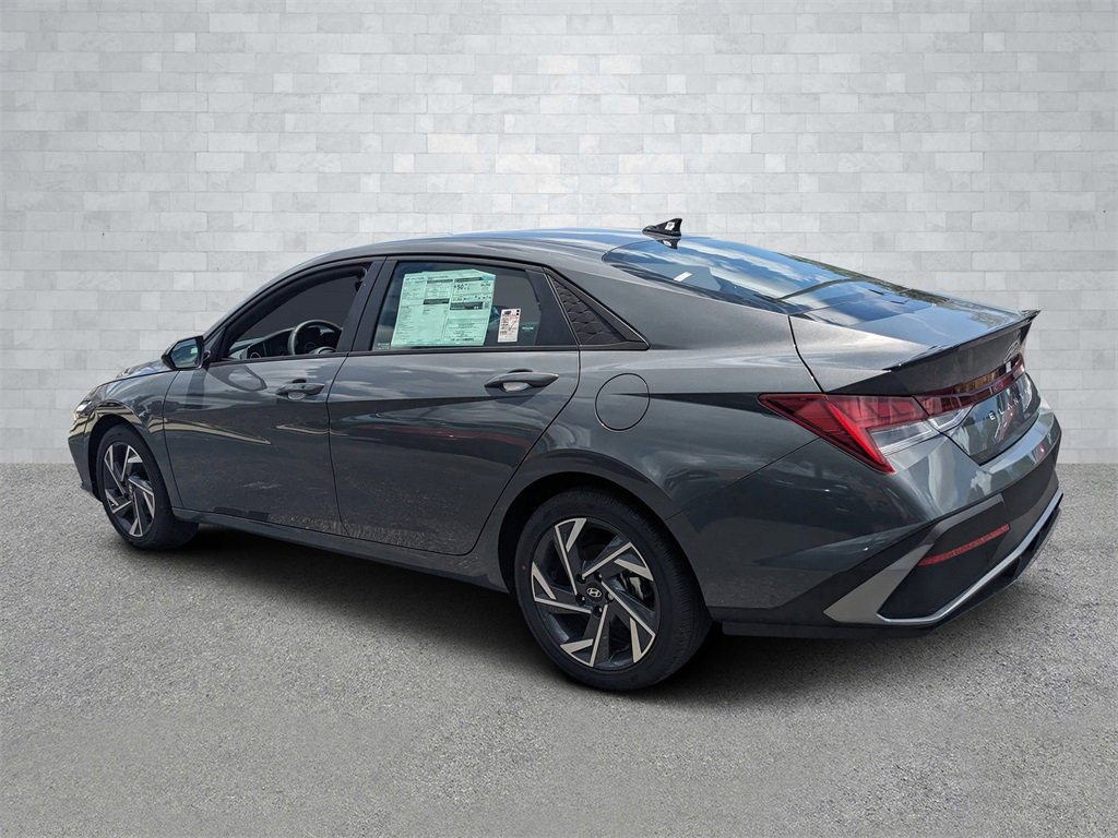 New 2025 Hyundai Elantra SEL image 7