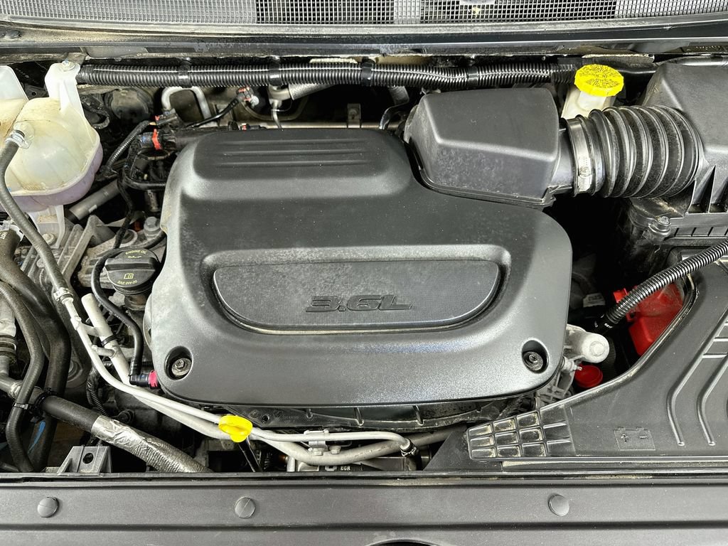 Certified 2024 Chrysler Pacifica Touring-L FWD image 41