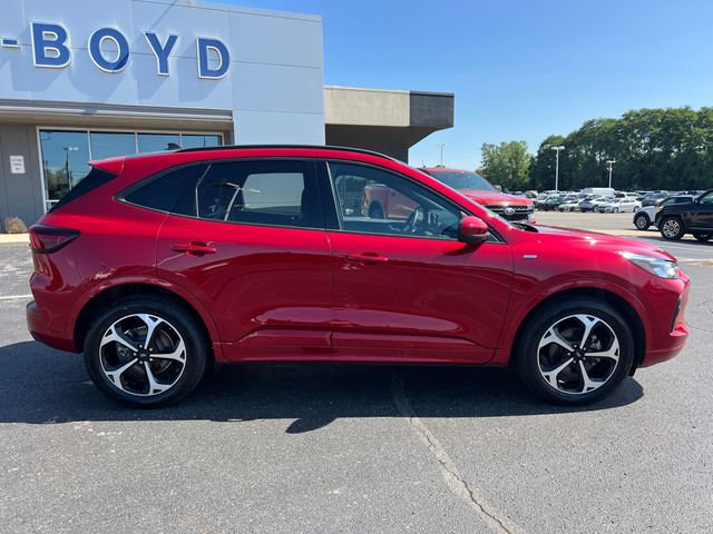 Certified 2023 Ford Escape ST-Line Select w/ Tech Pack #2 AWD/4WD image 9