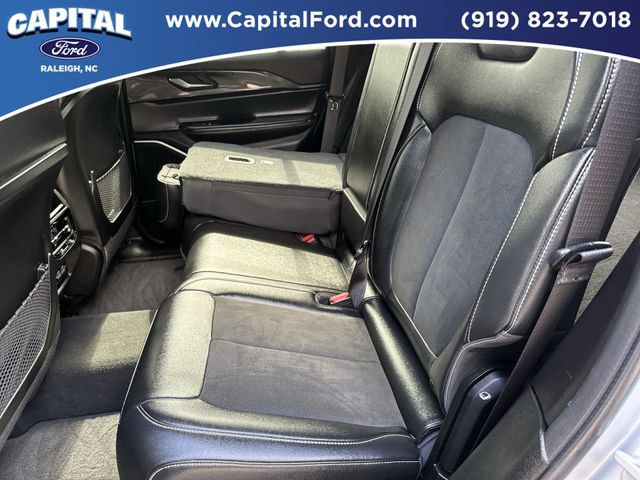 Used 2022 Jeep Grand Cherokee Altitude RWD image 18