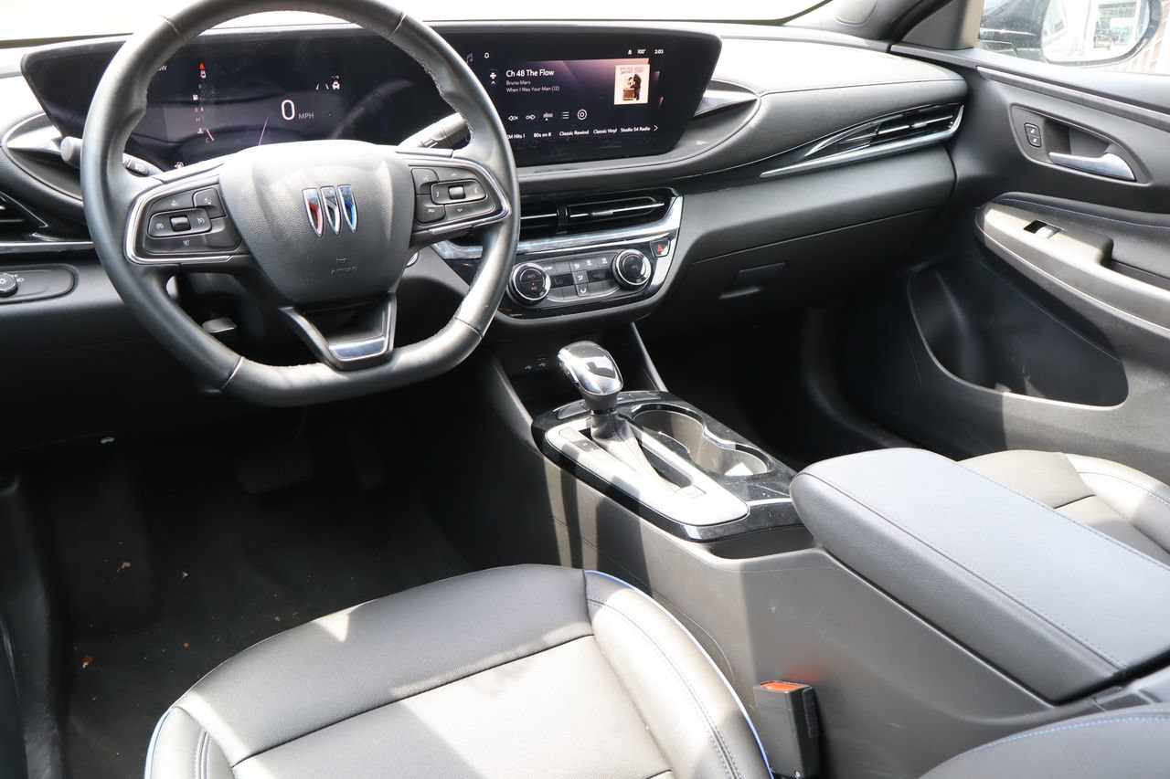 Used 2025 Buick Envista Sport Touring FWD image 4