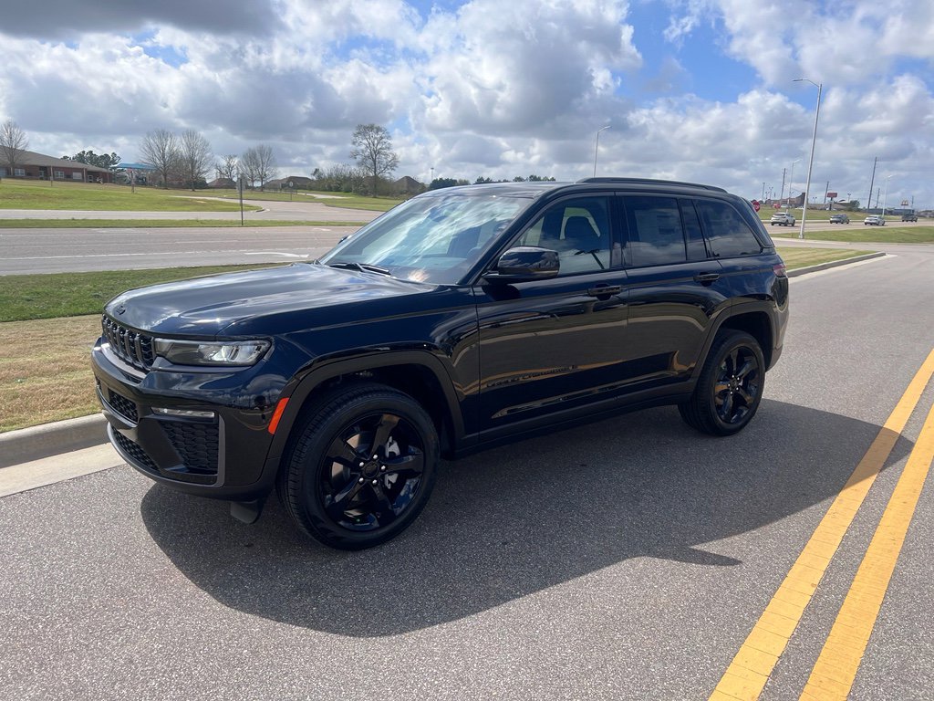 New 2026 Jeep Grand Cherokee Limited w/ Limited Altitude Package RWD image 6