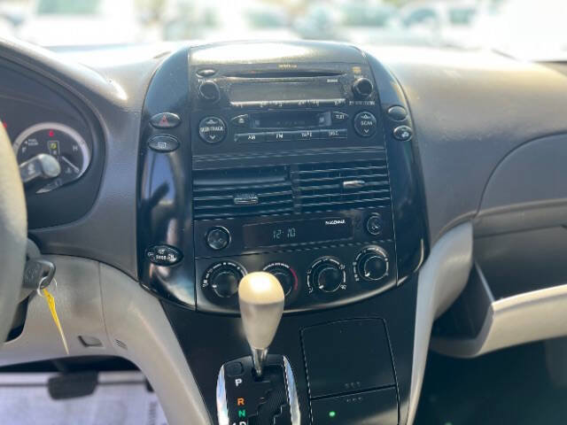 Used 2005 Toyota Sienna LE image 11