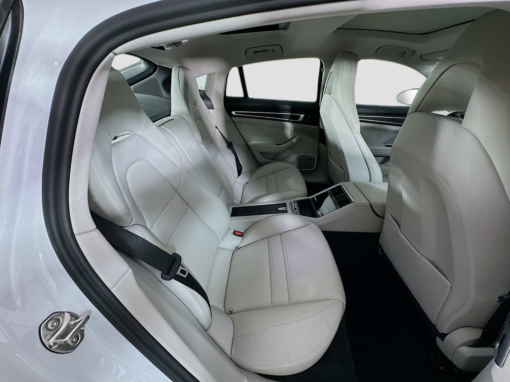 Certified 2023 Porsche Panamera 4 Platinum Edition AWD/4WD image 29