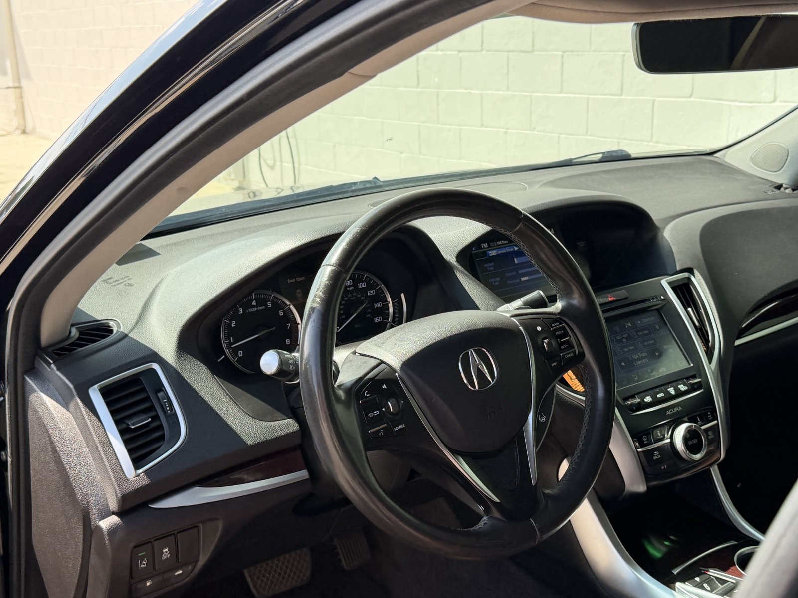 Used 2015 Acura TLX w/ Technology Package FWD image 16