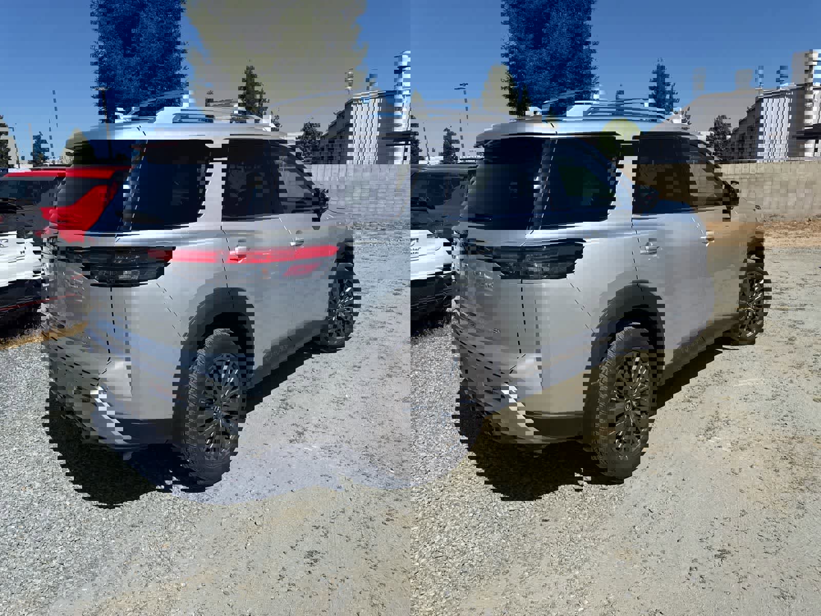 Used 2025 Nissan Pathfinder SL w/ SL Premium Package image 5